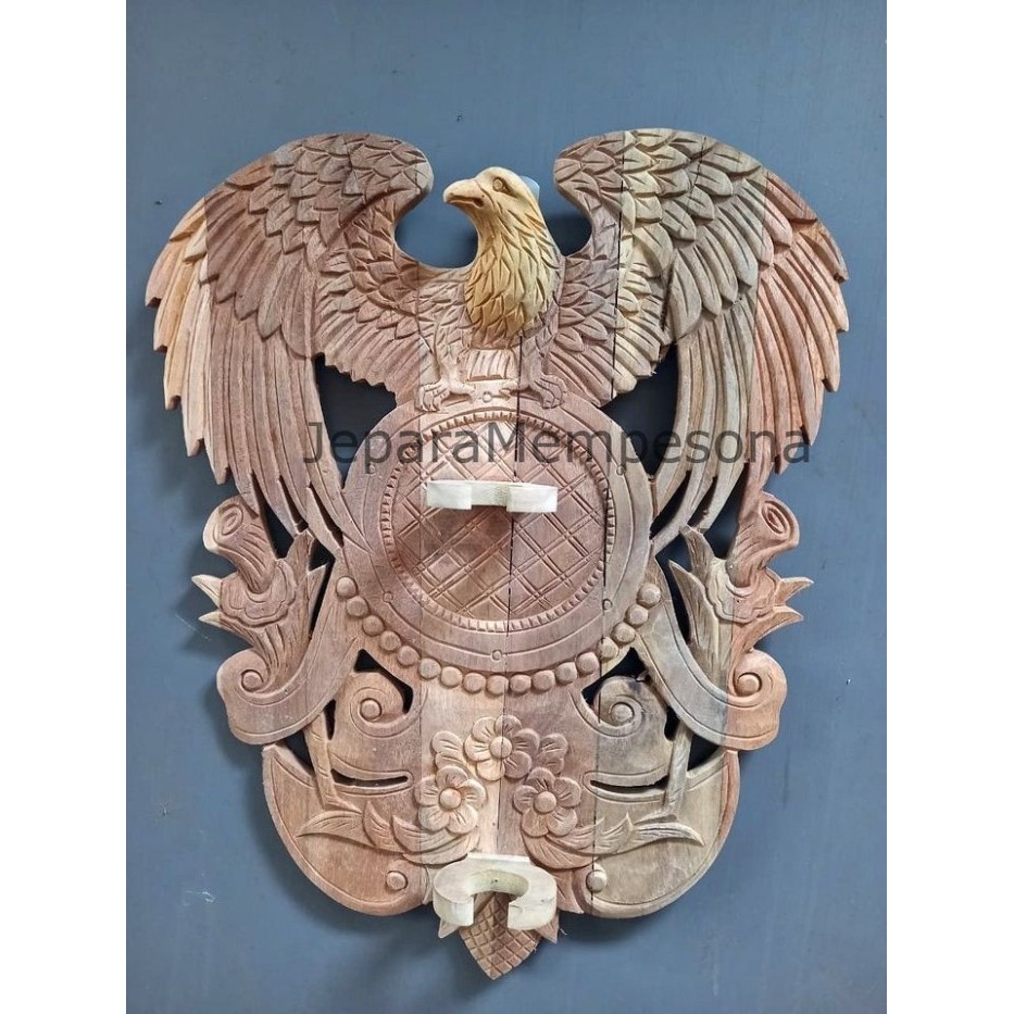 blawong ukir burung garuda dari kayu akasia garap alus mentahan