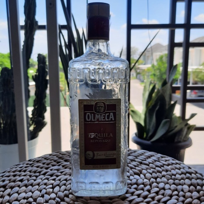 BOTOL MINUMAN OMECA TEQUILA UNTUK PAJANGAN KOLEKSI BAR