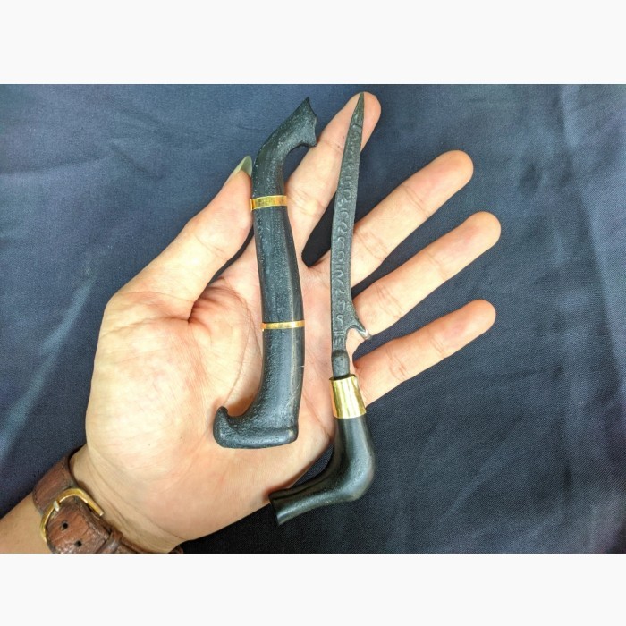 

Badik rencong kalimantan koleksi antik