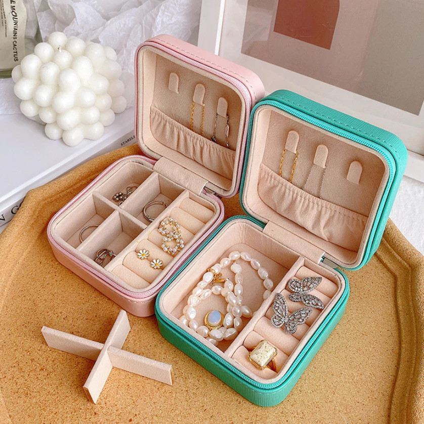 

Kotak Perhiasan / Box Penyimpanan Anting Kalung Gelang Portabel / Box Case Anting Cincin Kalung Aksesoris Serbaguna S3384