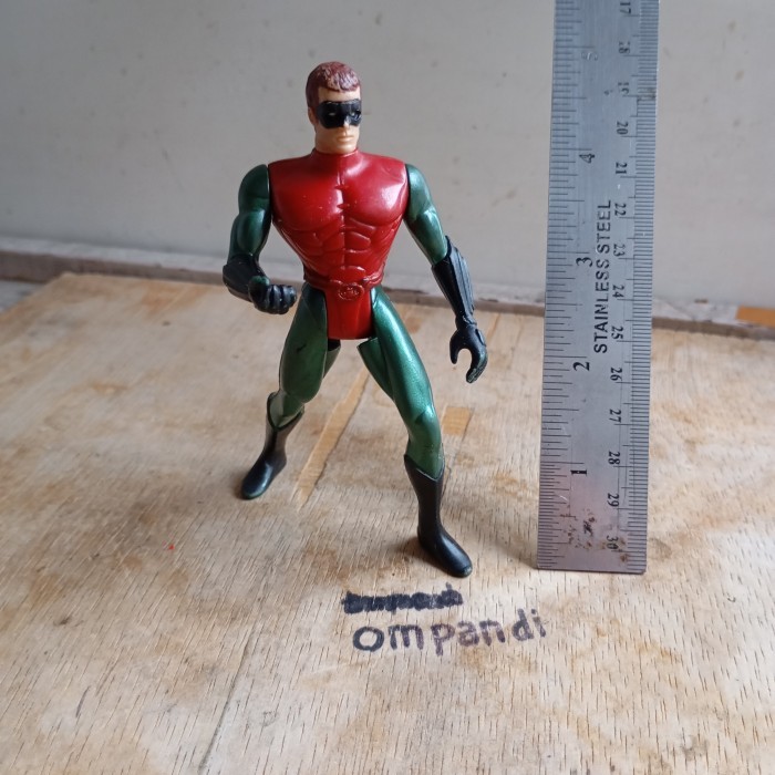 MAINAN figure action robin Batman