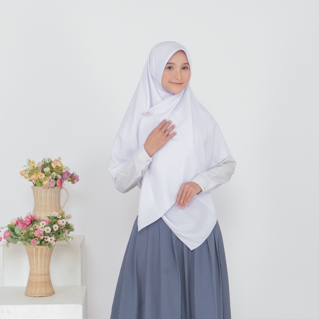Kerudung Segi 4 Syari Wolfis Jumbo Warna Putih - 130x130 cm