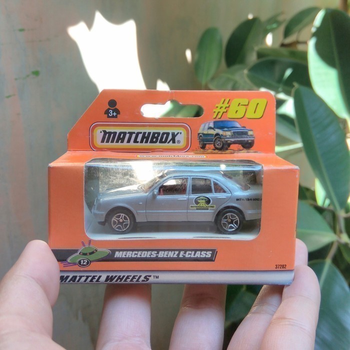 Matchbox Mercedes Benz E-Class E Class Miniatur Mainan Diecast