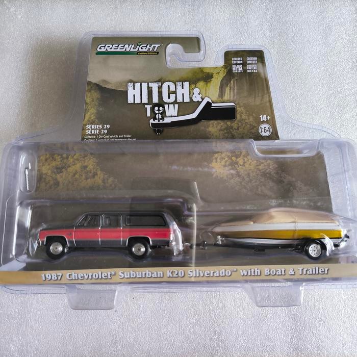 DIECAST GREENLIGHT HITCH & TOW 29 - 1987 CHEVROLET SUBURBAN K20 - BOAT TRAILER