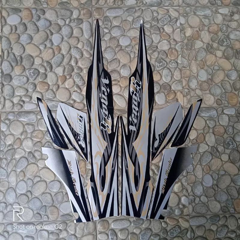 Stiker Striping Motor Vega R 2008 Silver Sticker Lis Body Standar
