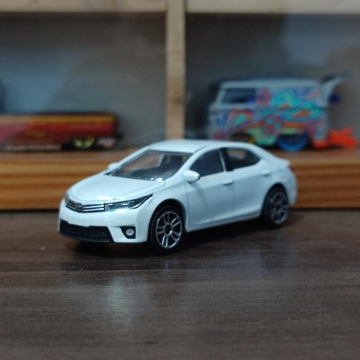 Majorette Toyota Corolla Altis 1:64