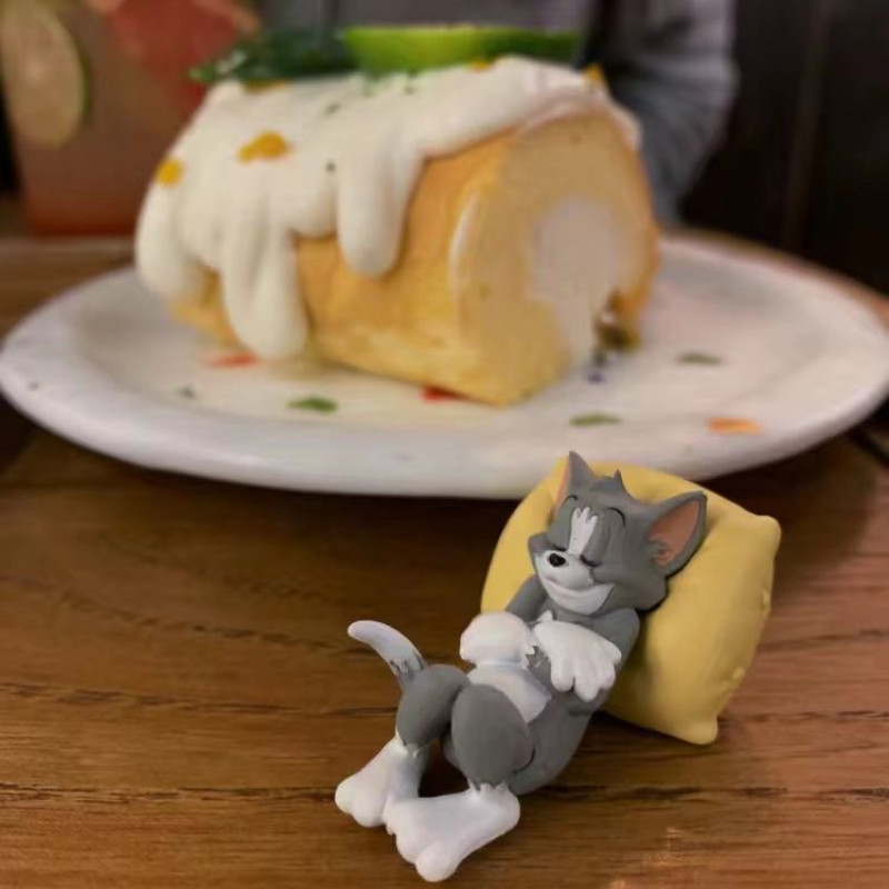 

Tom Cat Jerry Mouse Cute Mini Desk Decorations Adorable Figurines Collectible Toy Kawaii Action Figures for Fun Style Kids Gifts