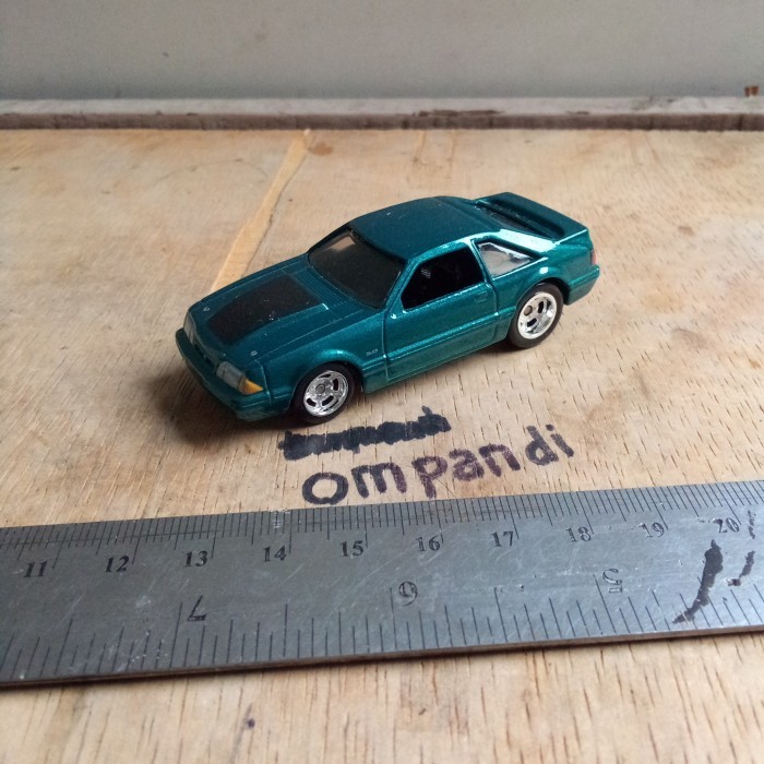 ZS34 hot wheels premium Ford Mustang