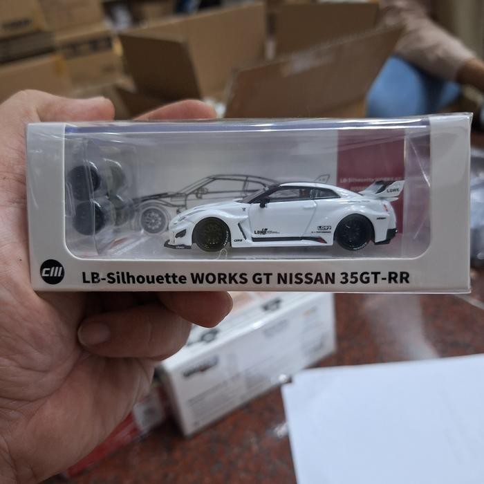 LP2155 CM Model Skala 64 Nissan GTR 35RR Liberty Walk White Edition