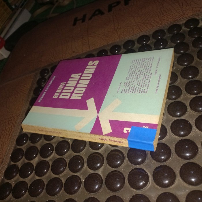 Buku Bahaya Dunia Komunis