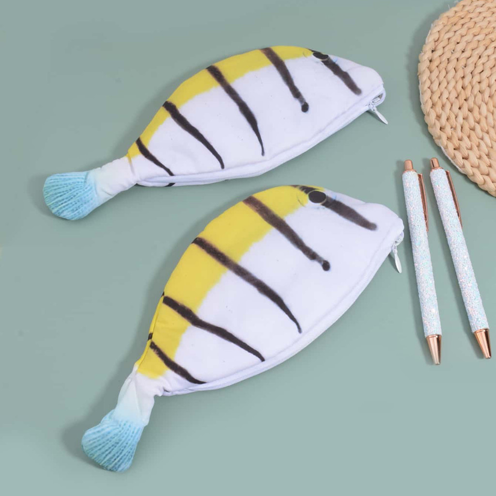 

1 single-layer personalized pencil case, creative fish-shaped pencil case, and desktop item storage bag, a gift for a friend