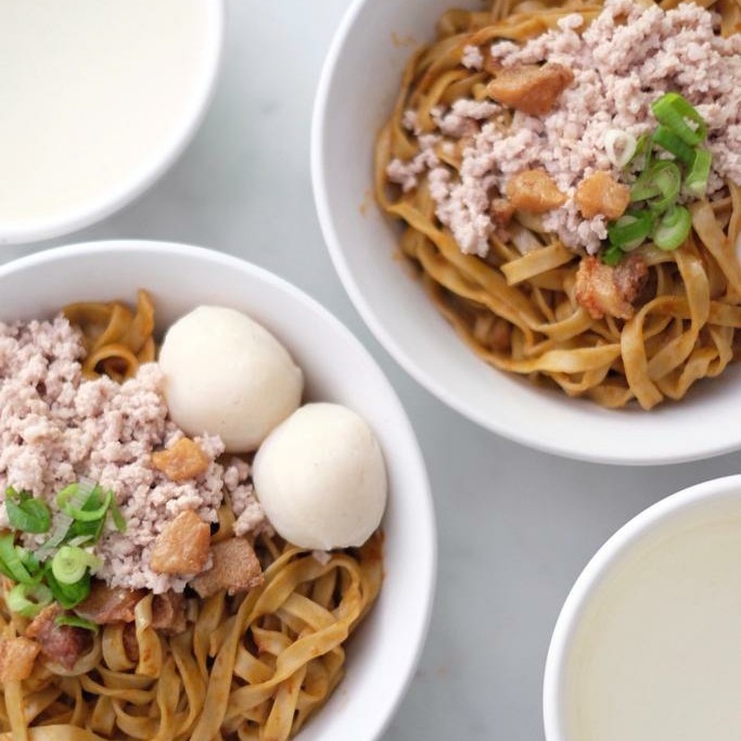 Singapore Teow Chew Fishball Noodle (ready to cook) Meepok.