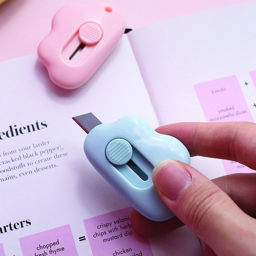 

Cutter Mini Portable Karakter Awan Pisau Pemotong Kertas Cutter Sekolah 792