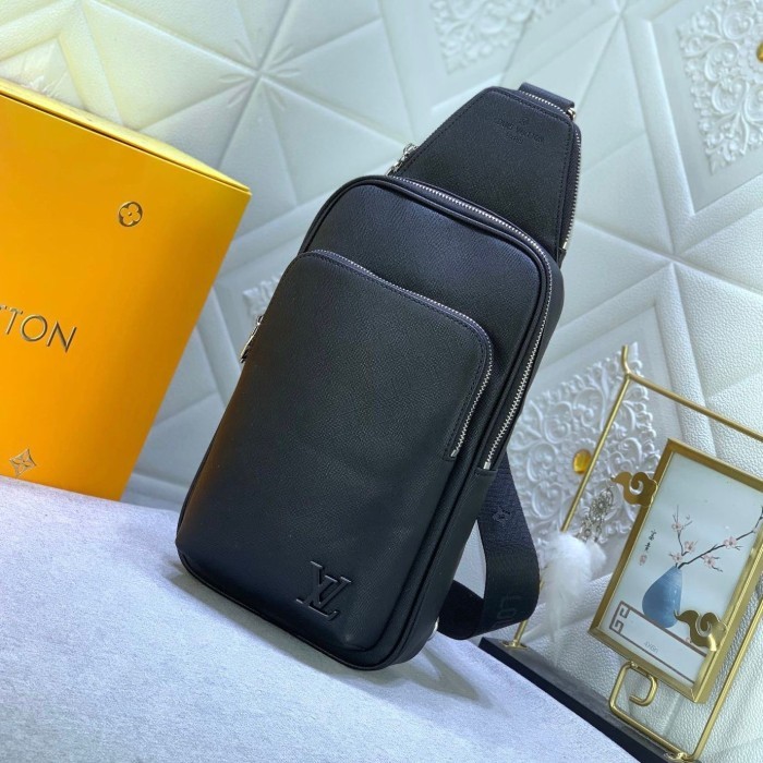 TAS SELEMPANG PRIA BRANDED IMPORT / TAS SLING BAG PRIA BRANDED BAHAN KULIT / TAS PRIA CASUAL  LIMTED