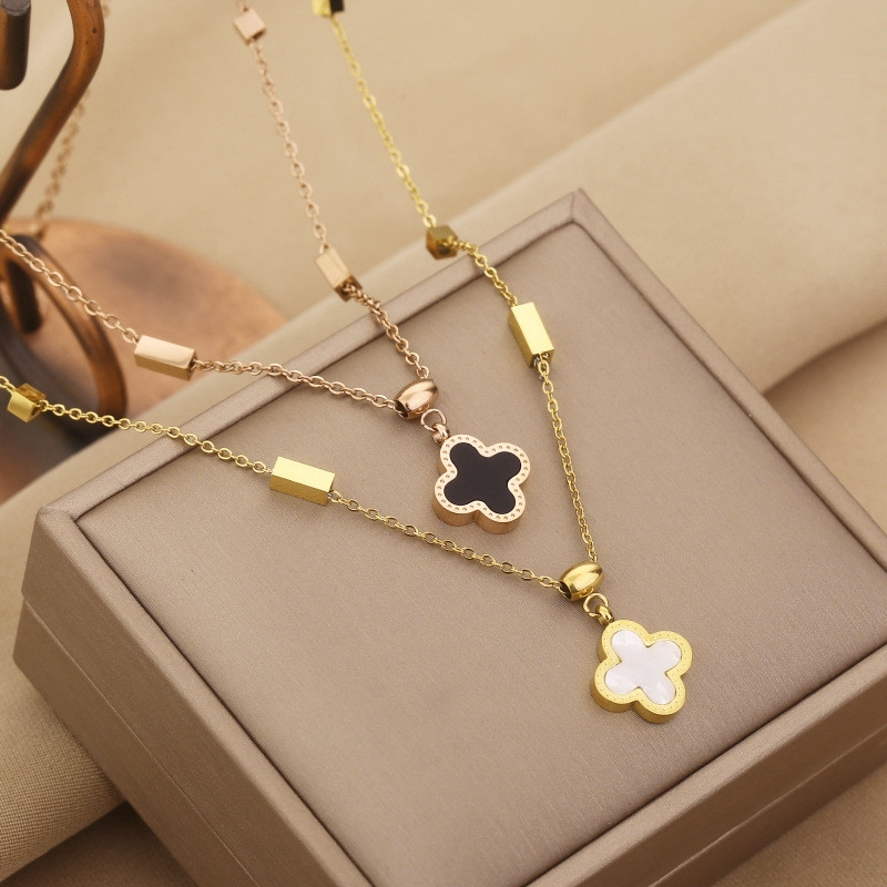 Kalung Wanita Titanium Anti Karat Liontin Hitam dan Putih  Kalung Titanium Gold Anti Karat Wanita
