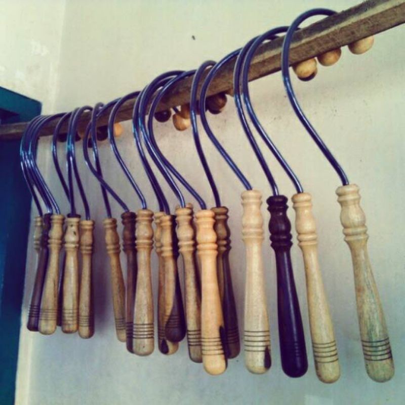 Alat pijat punggung / Alat pijat GANTOL / Alat pijat refleksi punggung tradisional MEDIAKIT