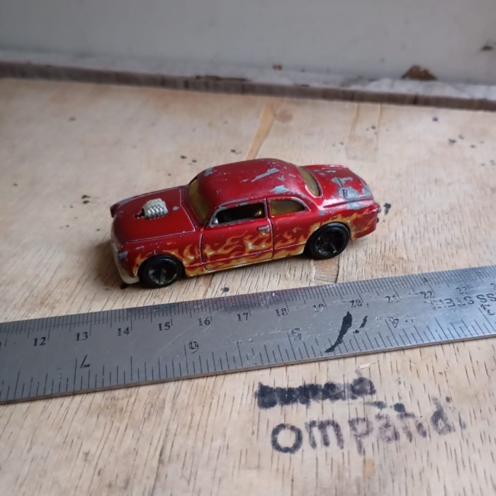 MAINAN hot wheels shoe box diecast bekas