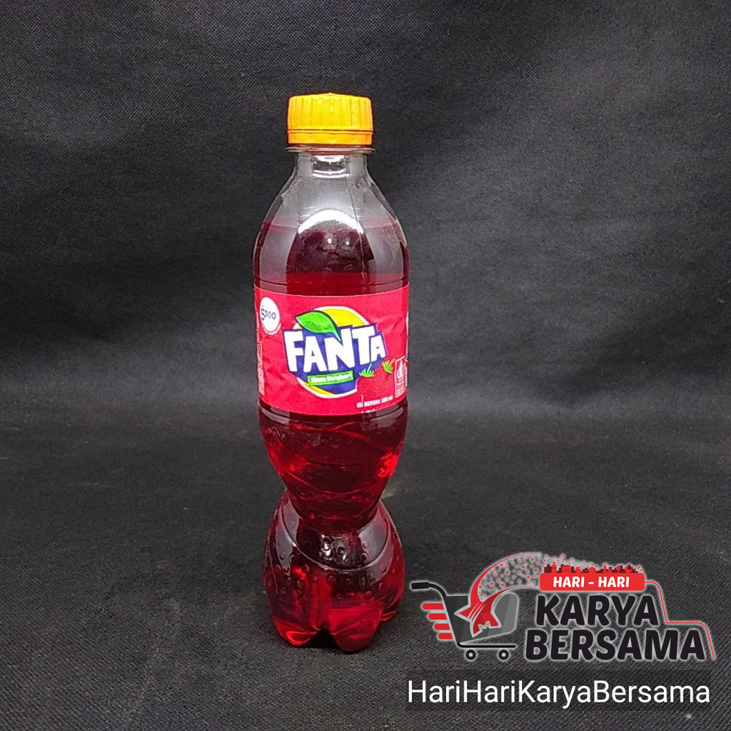 

MINUMAN RINGAN BERSODA FANTA STROBERI STRAWBERRY 390ML