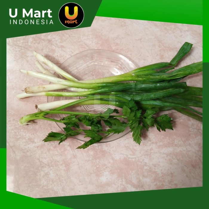 

U Mart - Daun Bawang Seledri Campur 250 gram