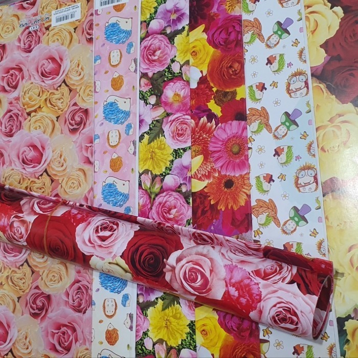 

Kertas kado sinar dunia / kiky - 1 pcs