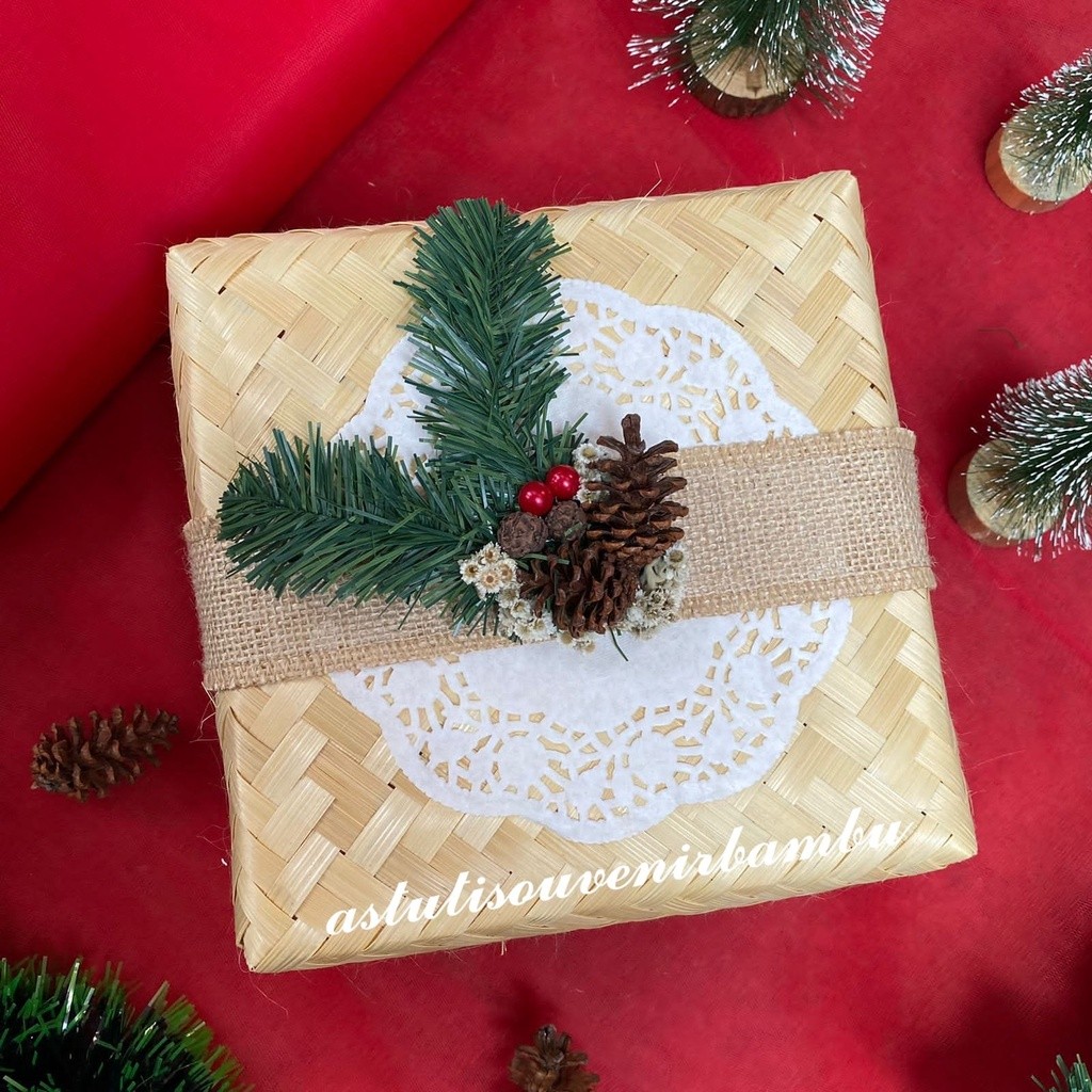 

PROMO SALE HAMPERS CHRISTMAS BESEK BLEACH FREE HIAS RUSTIC TEMA NATAL dekorasi natal hiasan natal wreath krans kotak nasi besek souvenir besek murah