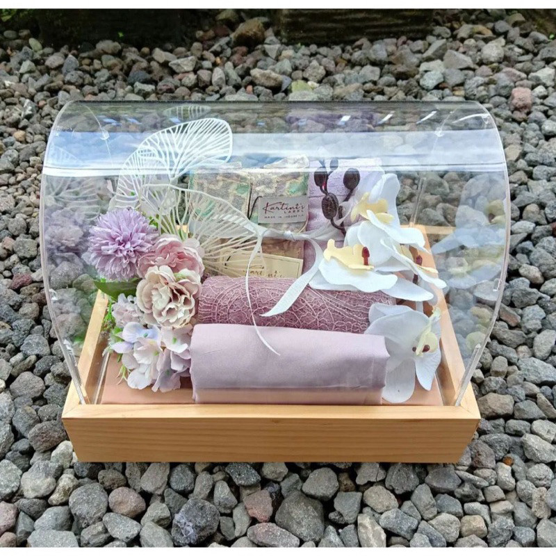 isi 4 akrilik lengkung kotak seserahan kayu dan Frame 1 set