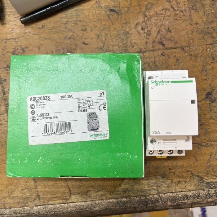 Schneider contactor ICT 3NO 25A A9C20833