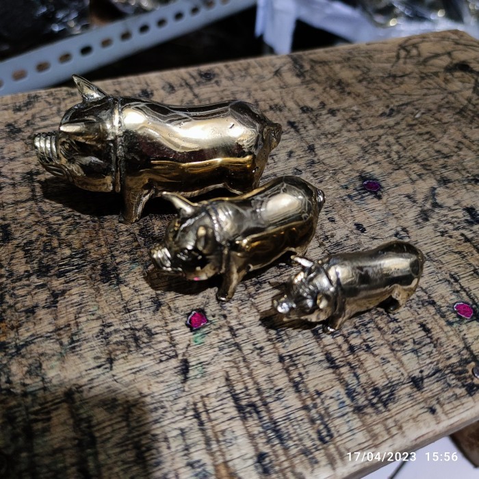 patung babi emas bahan logam kuningan - Set 3