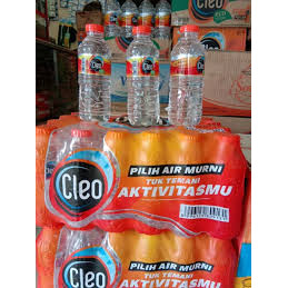 

Cleo botol mini isi 24 botol