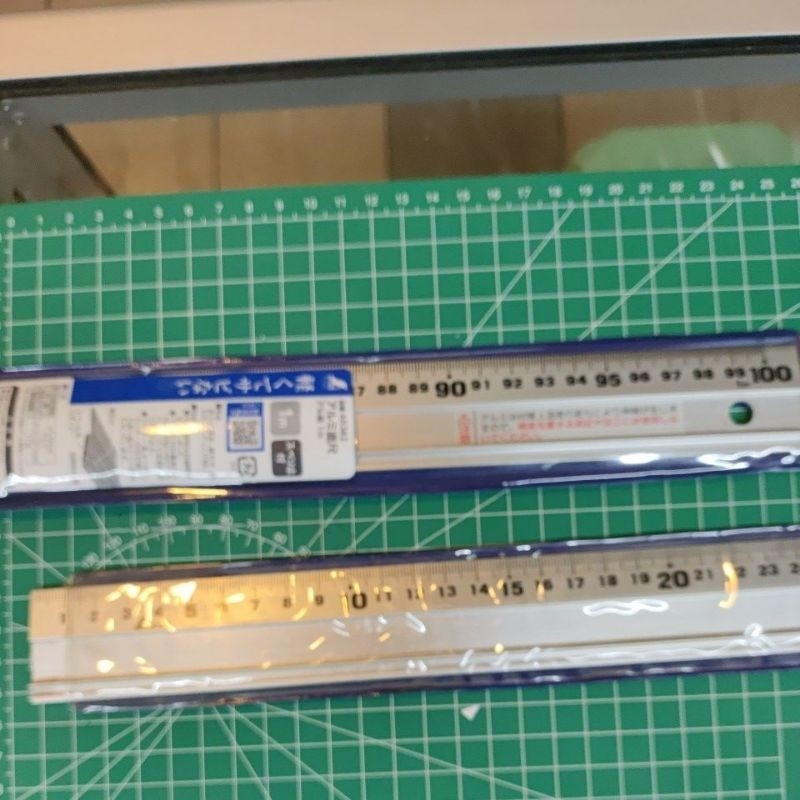

SHINWA 65382 Penggaris Lurus Aluminum Anti Slip 1000mm 1Meter Cutting Guide Ruler
