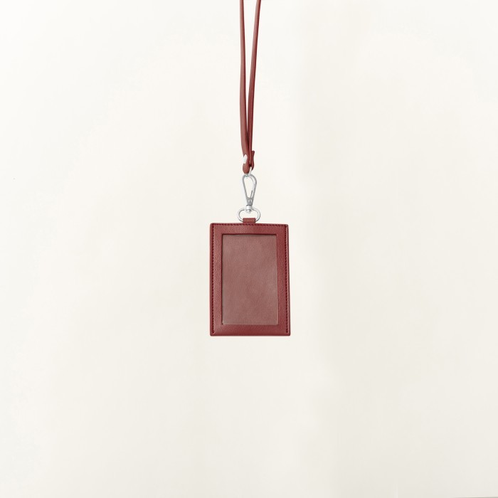 

Stefan - Perla ID Card Holder / Gantungan Kartu ID - Maroon