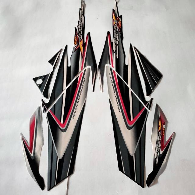 stiker striping motor supra X 125 D 2006 hitam silver full body ori