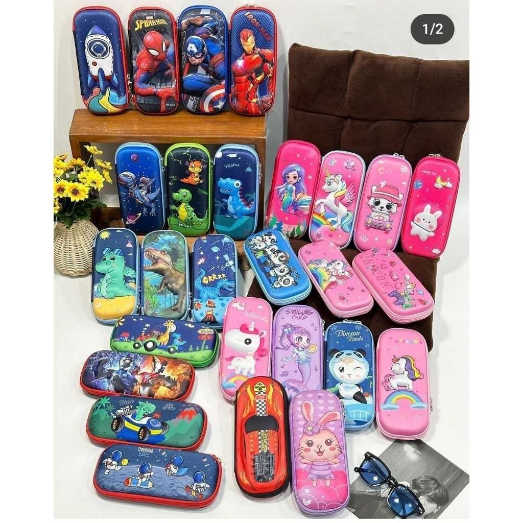 

[ TEMPAT KOTAK PENSIL 3D ANAK SEKOLAH KARAKTER PEN PENCIL CASE 3D TIMBUL BAHAN EVA ANTI AIR