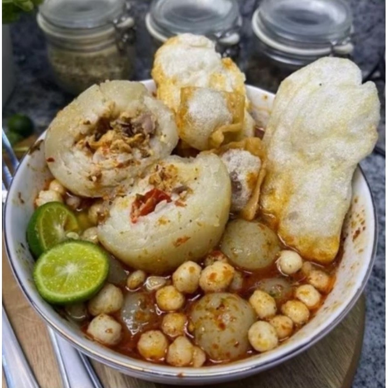 

Baso Aci Ayam Suwir Jumbo Gurih Pedas instan Komplit Plus Kuetiau Harga Reseller