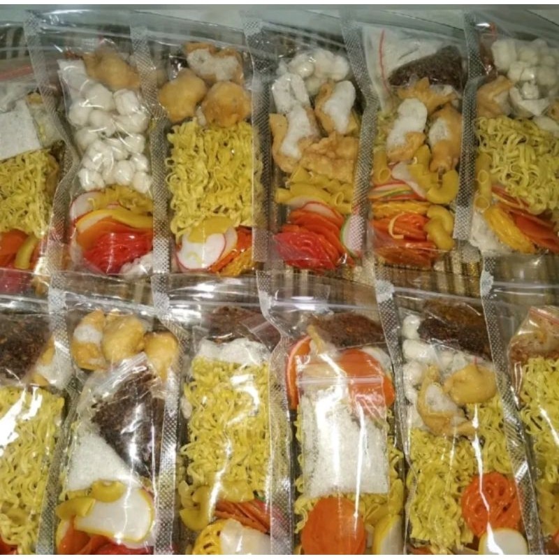 

20 PCS Seblak Instan Komplit Kerupuk Plus Kuetiau Khas ONAH Dari Garut Gurih Lezat