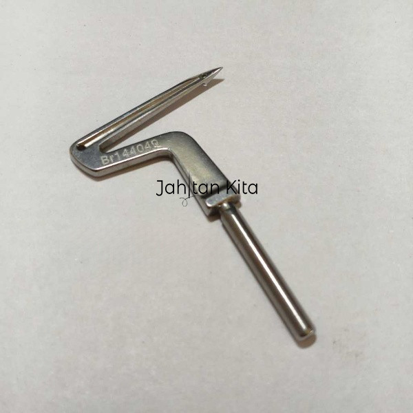 144049-001 Loper Bawah Mesin Obras Brother 551 - Jahitan Kita