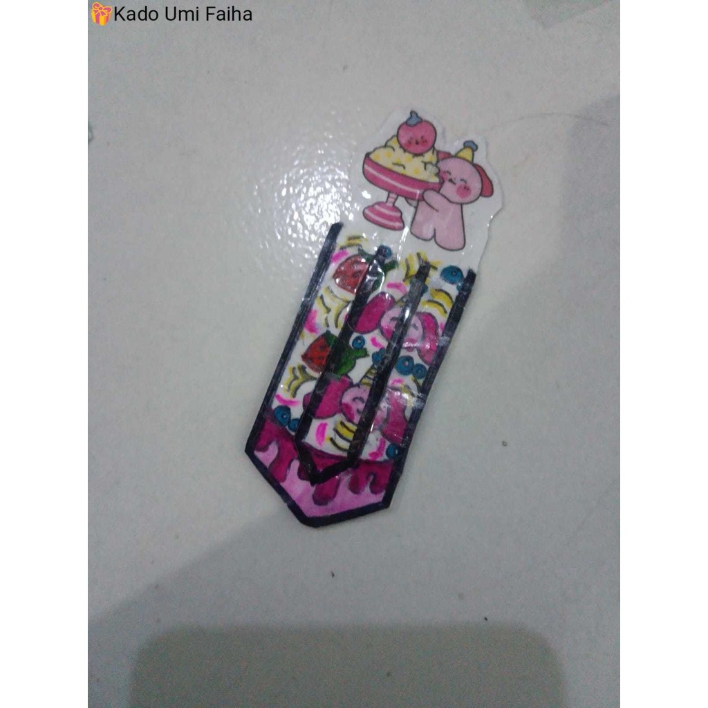 

Bookmark Pembatas Buku Handmade 100 % gambar kartun lucu ,buatan tangan sendiri - kado umi faiha