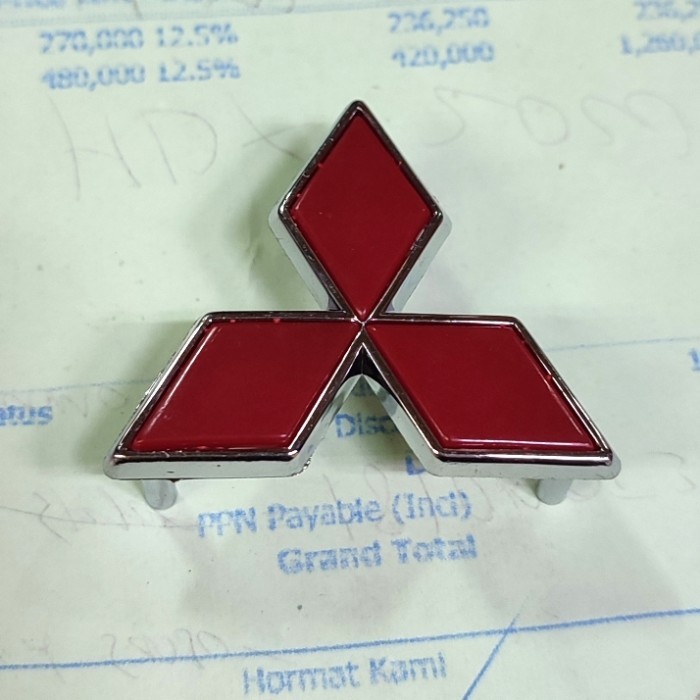 emblem logo tiga berlian grill lancer evo 3 berkualitas