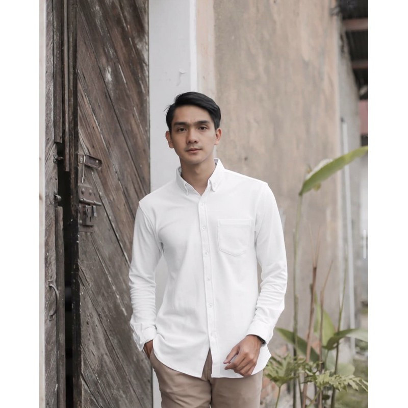 BAHAN PREMIUM / KEMEJA PUTIH POLOS PRIA LENGAN PANJANG BAHAN TEBAL UNTUK ACARA FORMAL KANTORAN PEGAW