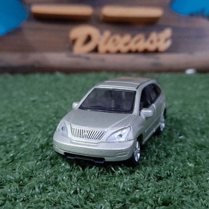 Die cast Toyota Harrier Konami mainan anak skala 50