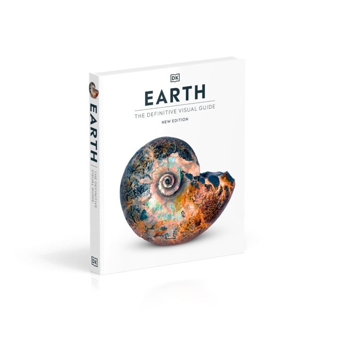 Earth: The Definitive Visual Guide (DK Definitive Visual Encyclopedias) Hardcover- by DK
