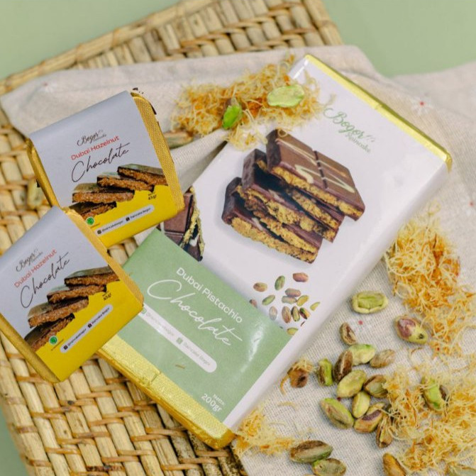 

Bogor Raincake - Dubai Pistachio Large + Free Dubai Hazelnut Reguler 47gr