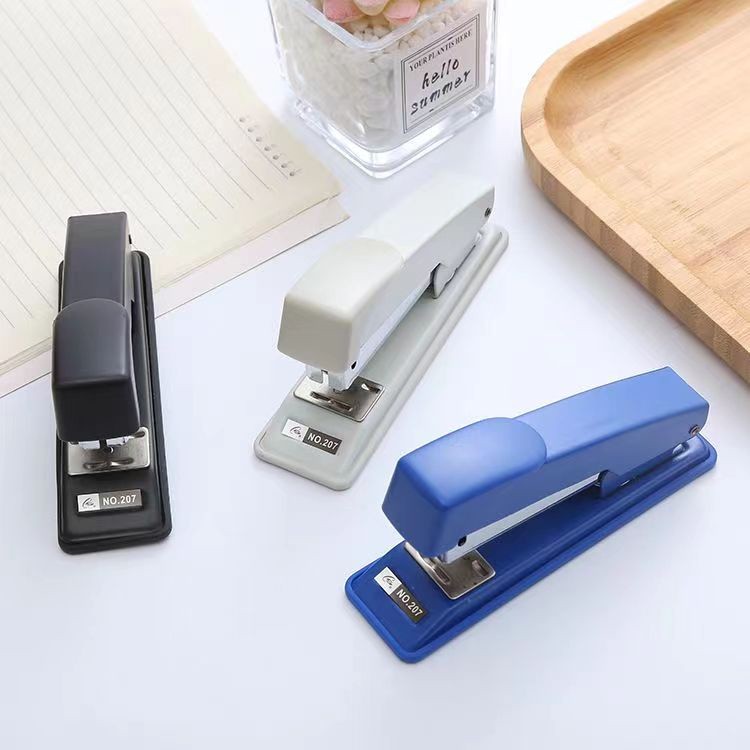 

Stapler/stapler kantor/stapler sedang/ stapler tiga warna(ukuran: 11,8×3,2×6cm)