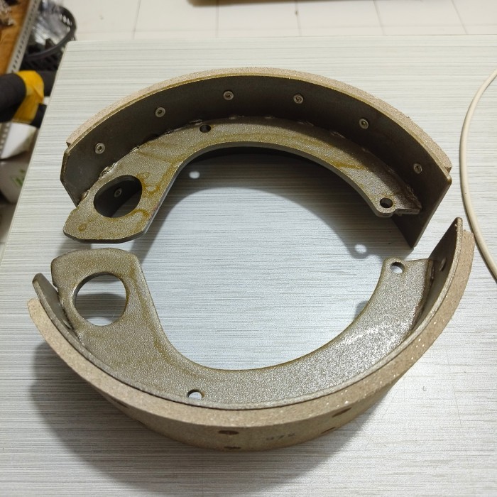 COD-Part KAMPAS REM TANGAN / SEPATU REM TANGAN EATON HINO ENGKLE FG325 / 210