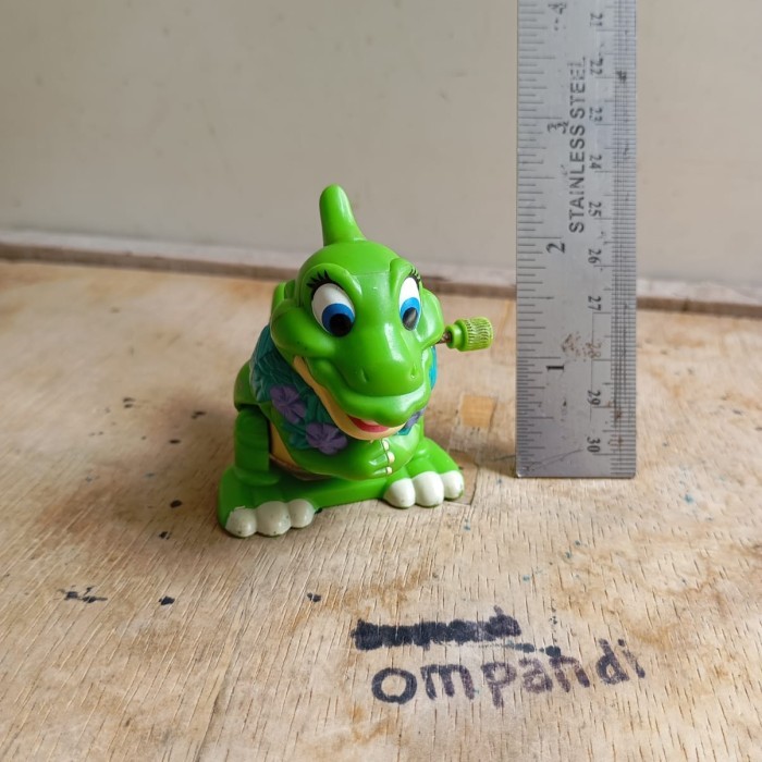 MAINAN figure hewan dinosaurus burger king toys