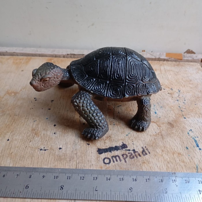 MAINAN figure hewan kura kura vintage
