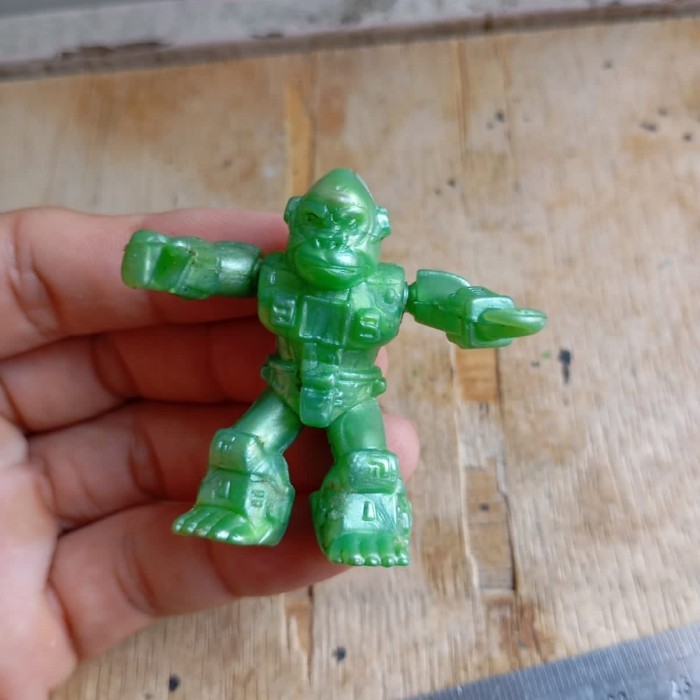 ZS34 figure mainan karet robot vintage