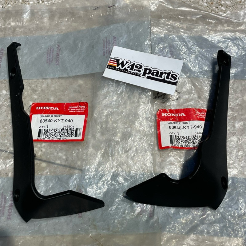 83540 83640 KYT 940 COVER LIST SAMPING TANGKI SCOOPY KARBU SET ORIGINAL