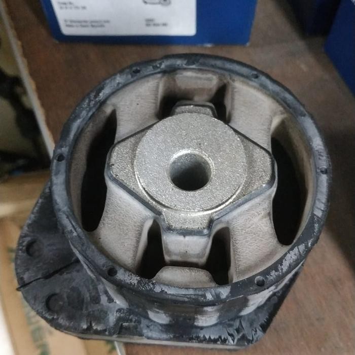 SALE transmisi mounting BMW X3 E83