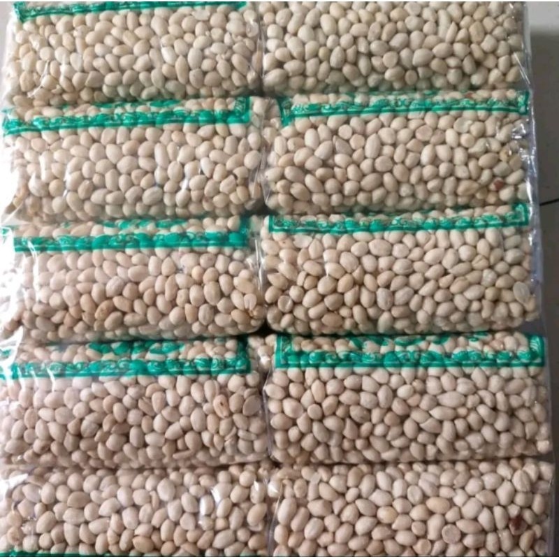 

10 Bungkus kacang kupas khas Tuban Khas Lebaran kemasan 250 Gram Kualitas Premium Ukuran 61/71